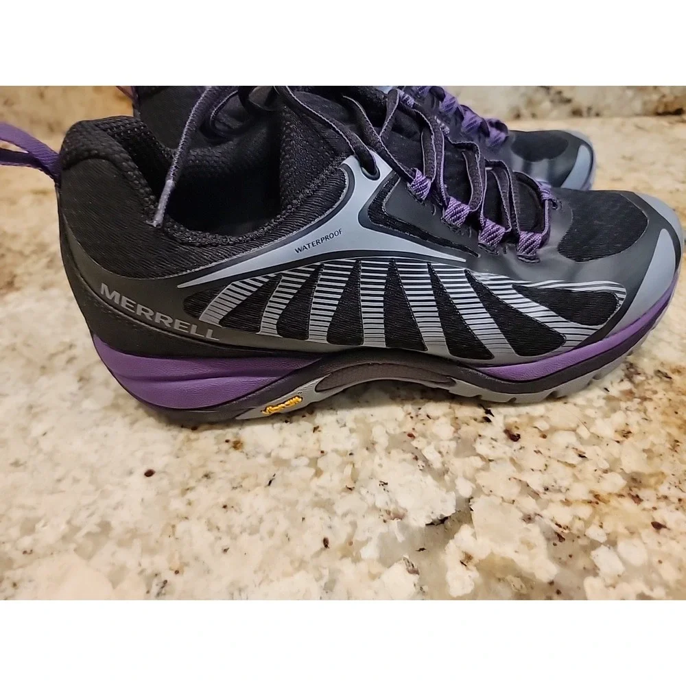 Merrell Women Size 7.5 (EU 38) Siren Edge 3 Hiking Waterproof - Black/Acai Shoes